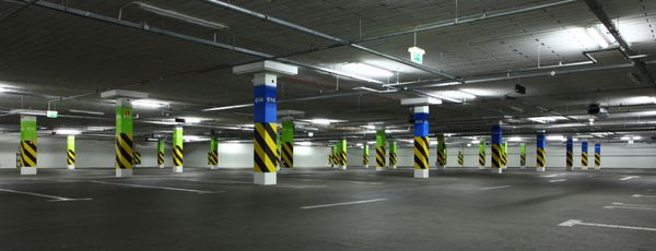 پارکینگ داخلی زیرزمینی مرکز خرید