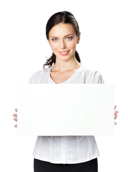 زن خندان و زیبای تاجر جوان که تابلوی خالی را نشان می دهد جدا شده روی پس زمینه سفید