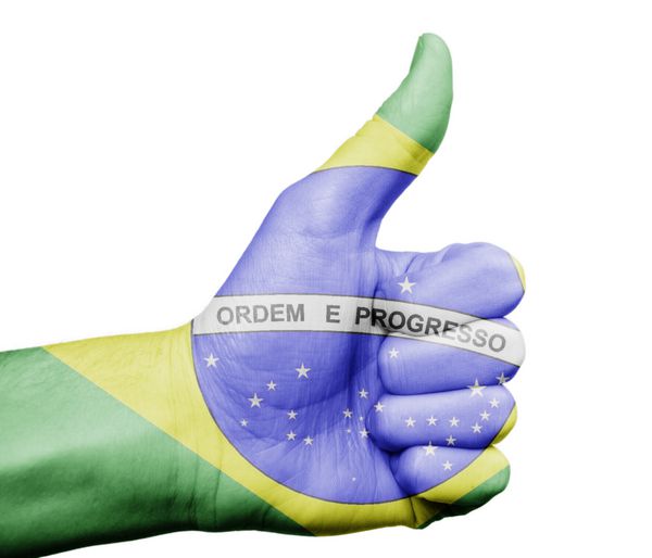 تصویر کم کلیدی از نقاشی دستی با رنگ های پرچم برزیل