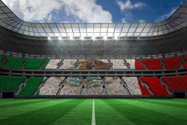 پرچم ملی مکزیک به صورت دیجیتالی در مقابل استادیوم بزرگ فوتبال تولید شده است