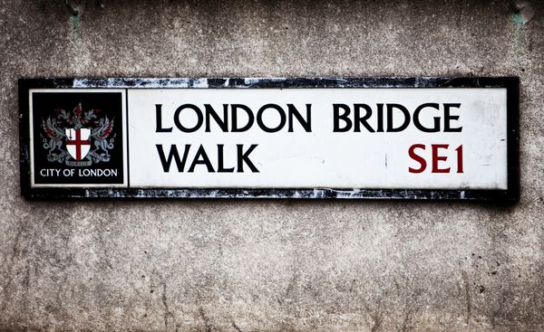 تابلوی خیابان پل لندن واک در لندن انگلستان