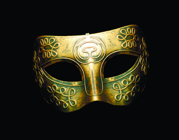 ماسک لباس طلایی جشن پرنعمت با الگوی چرخشی جدا شده روی پس‌زمینه مشکی
