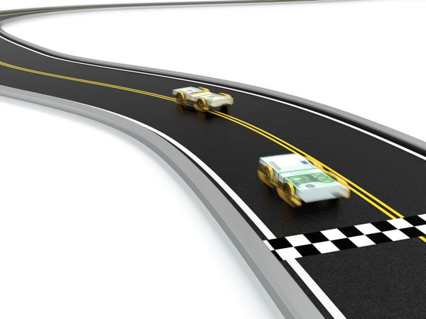 رقابت بین خودروهای ساخته شده از پول در جاده سرعت