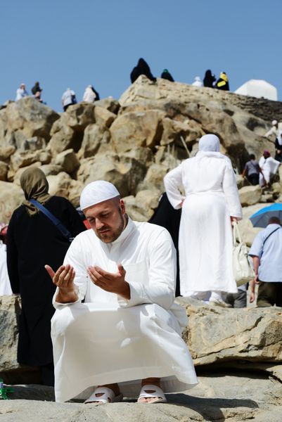 نمازگزاران مسلمان در جبل عرفات حج