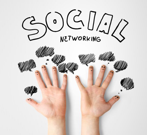 شبکه اجتماعی صورتک های انگشتی با حباب های گفتاری