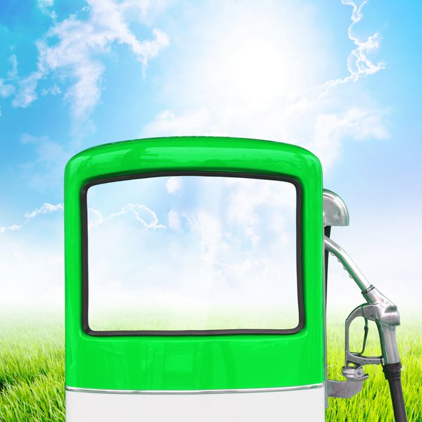 مفهوم اکولوژی پمپ بنزین بنزین سبز با پس زمینه چشم انداز مسیر برش