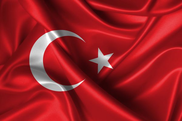پرچم مواج واقع گرایانه ترکیه
