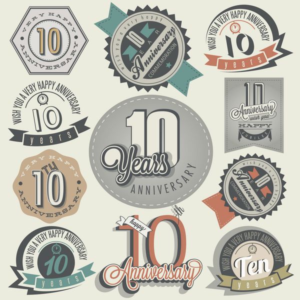 مجموعه 10 سالگرد سبک وینتیج طراحی ده سالگرد در سبک رترو برچسب های قدیمی برای تبریک سالگرد نمادهای تایپوگرافی و خوشنویسی به سبک حروف دستی برای 10 سالگرد