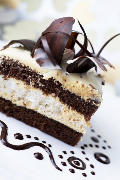 کیک با شکلات سیاه و سفید