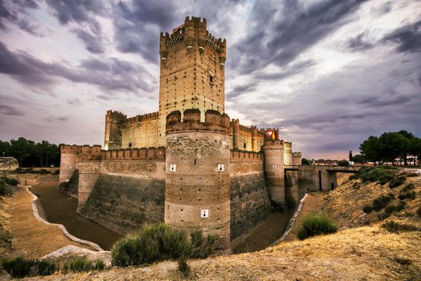 Castillo de la Mota - قلعه قدیمی معروف در مدینا دل کامپو وایادولید Castilla y Leon اسپانیا
