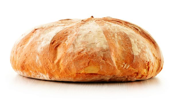 نان بزرگ جدا شده روی سفید