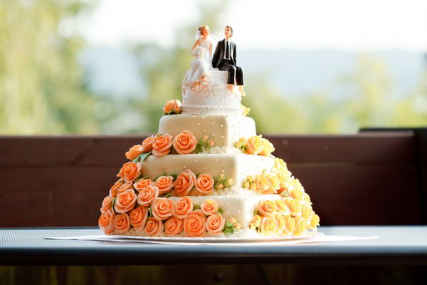 کیک عروسی با مجسمه