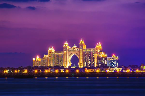دبی امارات - 17 نوامبر هتل آتلانتیس در دبی امارات متحده عربی 17 نوامبر 2012 اقامتگاه چند میلیون دلاری آتلانتیس ریزورت تازه افتتاح شده هتل تم پارک در جزیره پالم جمیرا در دبی 17 2012
