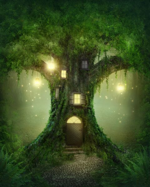 خانه درختی فانتزی در جنگل