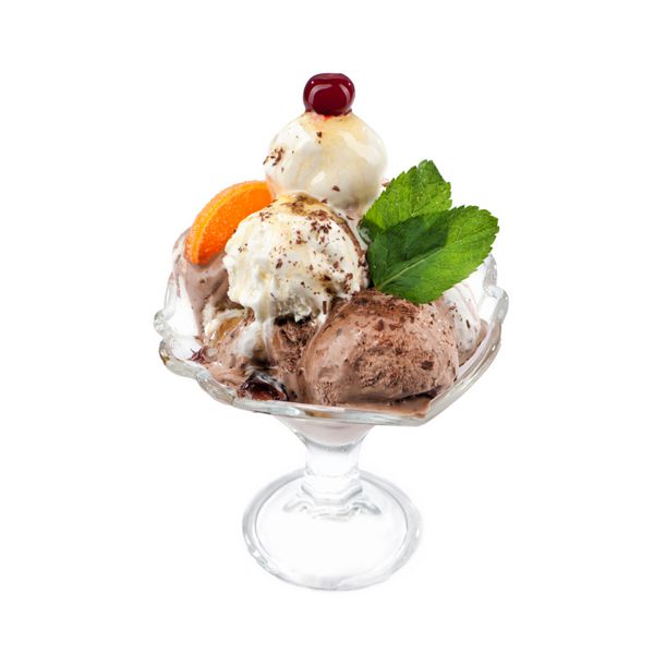 بستنی بستنی چند طعم خوشمزه در فنجان جدا شده در پس زمینه سفید