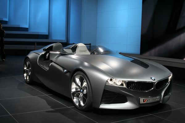 ژنو - 2 مارس خودرو مفهومی BMW Vision Connected Drive در هشتاد و یکمین نمایشگاه بین المللی خودرو Palexpo-Geneva در 2 مارس 2011 در ژنو سوئیس به نمایش گذاشته شد