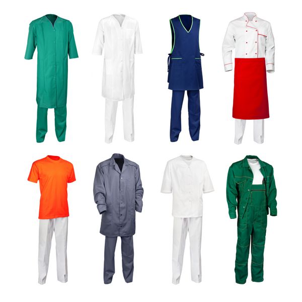 مجموعه ای از لباس های کار مختلف - آشپز آشپز سازنده پزشک دانشمند پرستار نظافتچی دفتر و سایر کارگران - جدا شده روی پس زمینه سفید