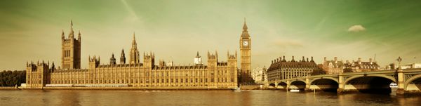چشم انداز بیگ بن و مجلس پارلمان در لندن بر فراز رودخانه تیمز
