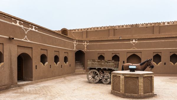 میبد ایران - 6 ژانویه 2014 موزه باستانی اداره پست در میبد ایران یکی از جاذبه های گردشگری میبد