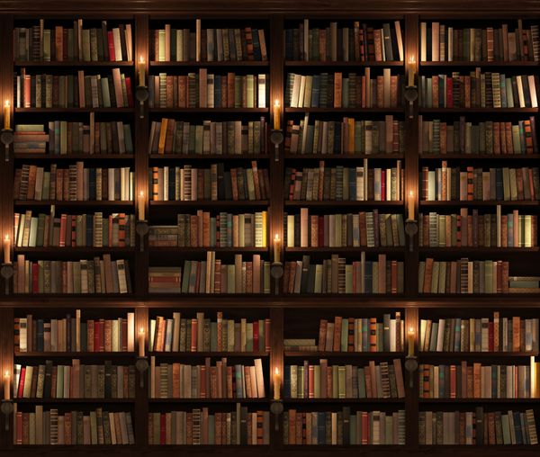 قفسه کتاب دو طبقه بافت بدون درز عمودی و افقی زمینه کتابخانه مرموز با نور شمع