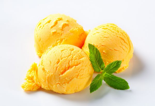 قاشق بستنی زرد با نعنا