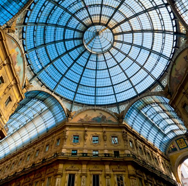 گنبد شیشه ای Galleria Vittorio Emanuele در میلان ایتالیا
