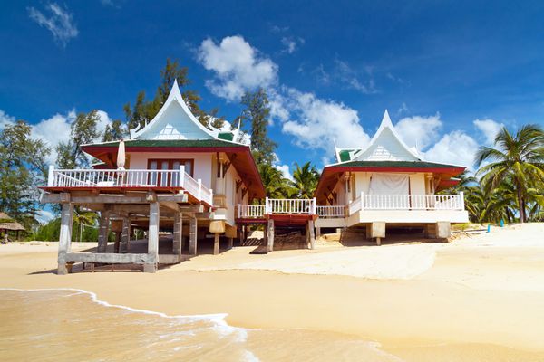 معماری سنتی تایلندی در ساحل