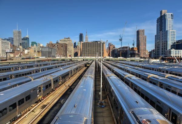 حیاط قطار وست ساید برای ایستگاه پنسیلوانیا در شهر نیویورک از هایلاین نمایی از واگن های راه آهن لانگ آیلند سایت آینده پروژه بازسازی یارد هادسون