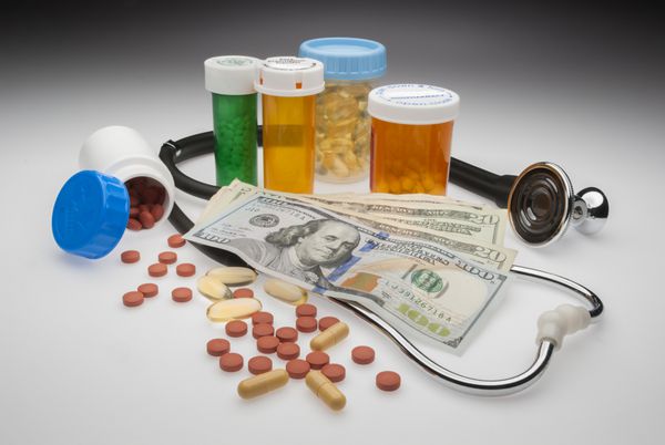 هزینه داروها در حال افزایش است و سیستم مراقبت های بهداشتی ما را ناپایدار می کند