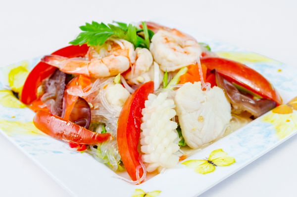 سالاد لباس ورمیشل تایلندی و غذاهای دریایی