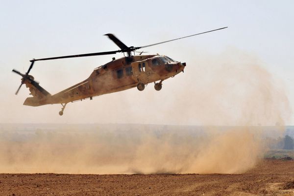 NIRIM ISR - 11 ژوئن بالگرد اسرائیلی Sikorsky UH-60 Black Hawk در 11 ژوئن 2008 بیش از 2000 نوع هلیکوپتر UH-60 Black Hawk در خدمت ارتش ایالات متحده است و بیش از 600 مورد صادر شده است