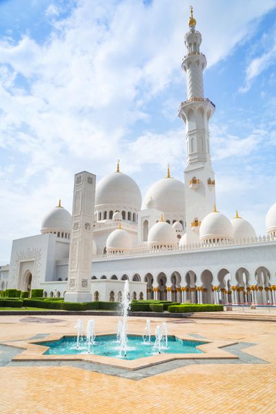 مسجد جامع شیخ زاید در ابوظبی پایتخت امارات متحده عربی