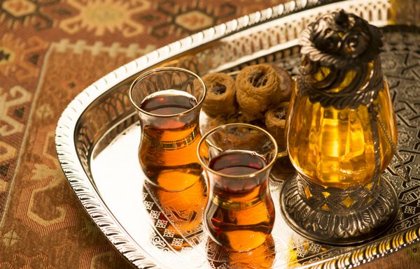 فانوس عربی طبیعت بی جان شیرین و چای