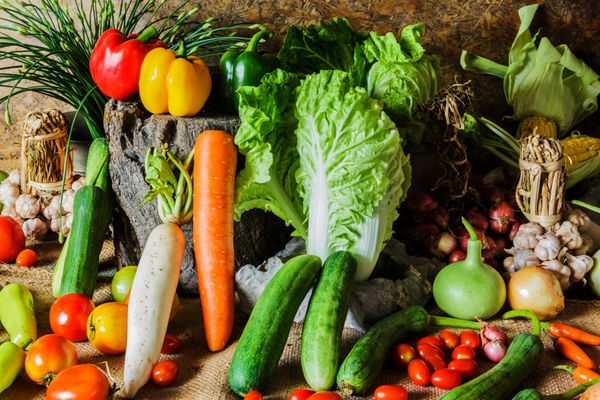 طبیعت بی جان سبزیجات گیاهان و میوه ها به عنوان مواد تشکیل دهنده در آشپزی