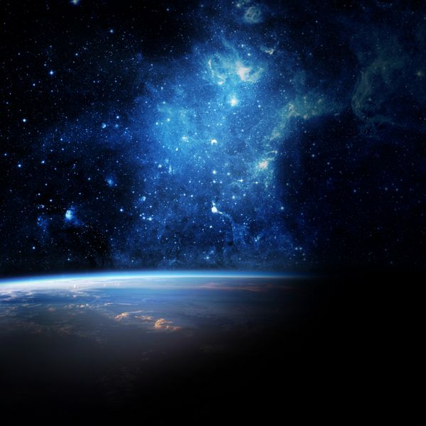 زمین و کهکشان عناصر این تصویر توسط ناسا ارائه شده است
