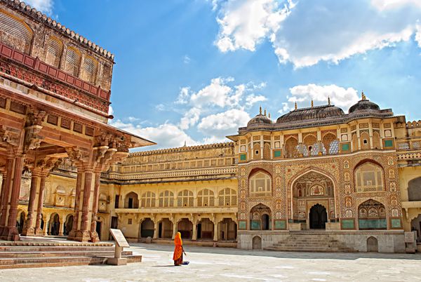 جزئیات دروازه تزئین شده قلعه کهربا جیپور هند