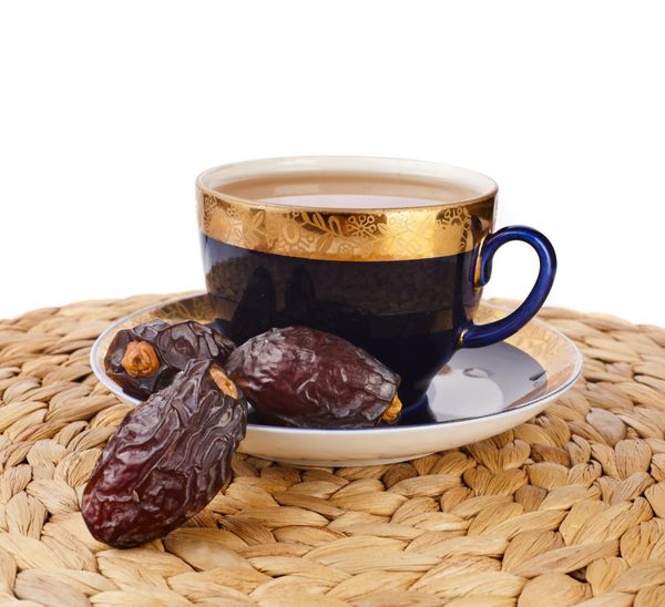 قهوه سیاه با خرما - یک نوشیدنی خنک کننده خاورمیانه