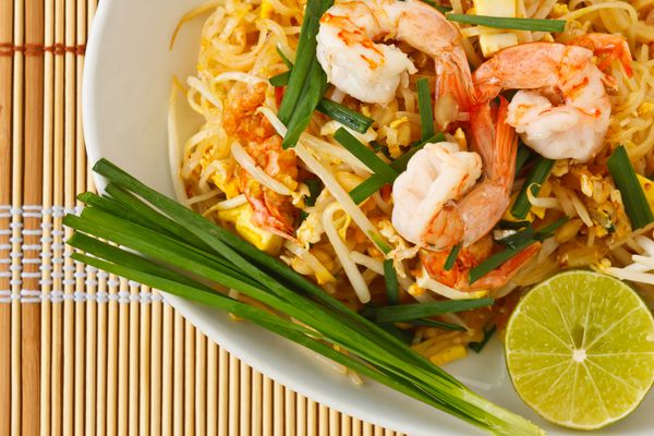 غذاهای ملی تایلند نودل برنج سرخ شده پد تای