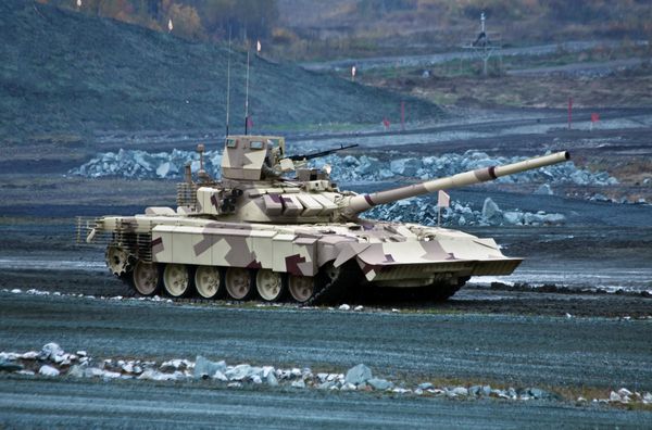 T-90MC جدید یک تانک جنگی اصلی روسی MBT است