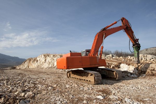 خاک حفاری سنگ نارنجی در ساخت جاده