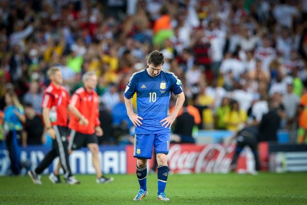 ریودوژانیرو برزیل - 13 ژوئیه 2014 مسی آرژانتینی در بازی فینال جام جهانی 2014 پس از اینکه آلمان قهرمان جهان در ورزشگاه ماراکانا شد در برزیل استفاده نمی شود