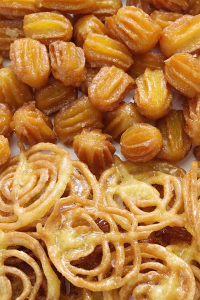 زولبیا بامیه شیرینی ایرانی