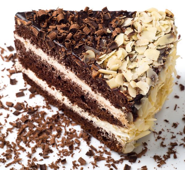 کیک شکلاتی با بادام از نزدیک