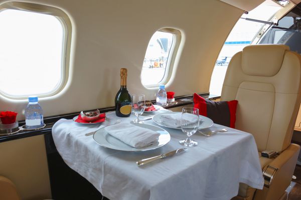 میز تزیین شده تجاری هواپیماهای داخلی لوکس