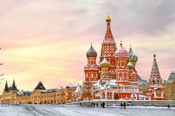 مسکو روسیه میدان سرخ نمای کلیسای جامع سنت باسیل در زمستان