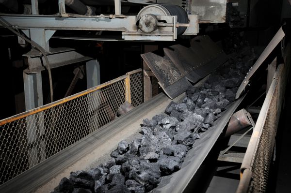 حمل و نقل زغال سنگ برای پردازش بعدی
