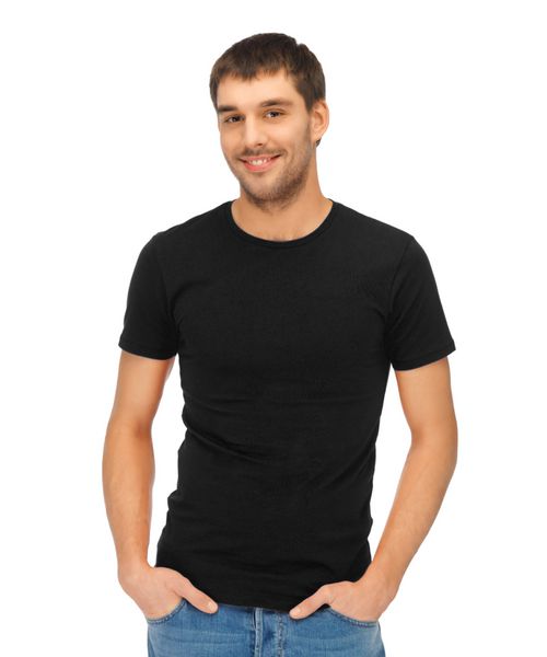 مفهوم طراحی لباس - مرد خوش تیپ با تی شرت سیاه خالی