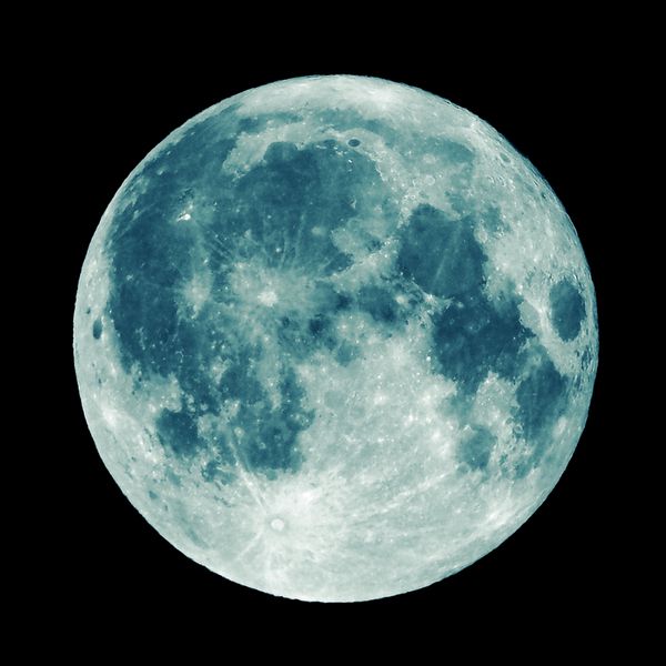 مشاهده ماه کامل از یک تلسکوپ از نیمکره شمالی