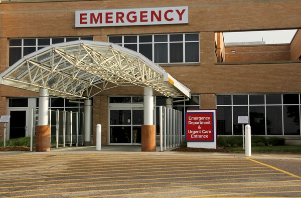 ورودی اورژانس در یک بیمارستان دولتی