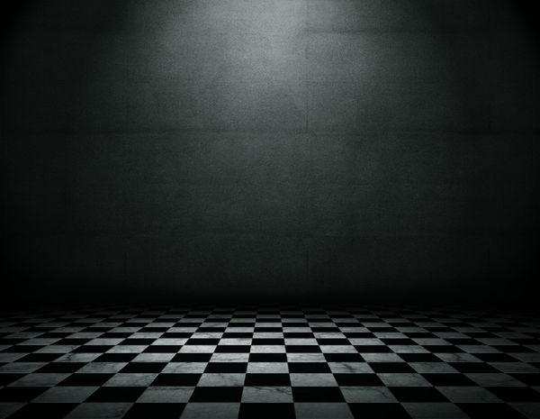 فضای داخلی خالی گرانج با کف مرمر شطرنجی